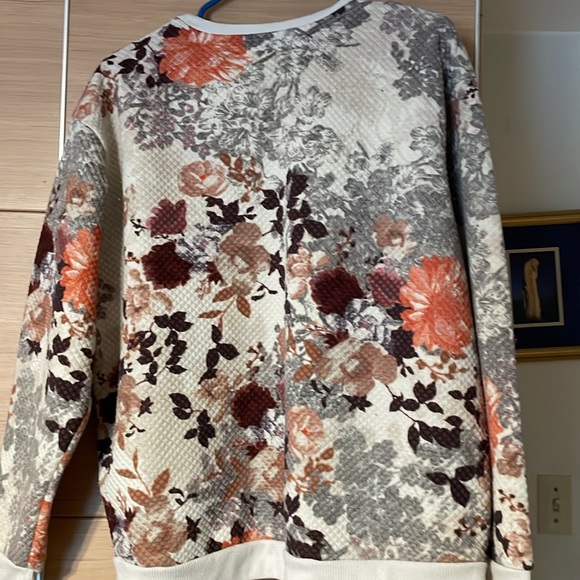 H M floral sweatshirt size medium - Picture 3 of 6